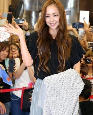 安室奈美恵2021年今現在｜引退後の仕事や2億円の豪邸はどこ？目撃情報も | マテリアルカフェ